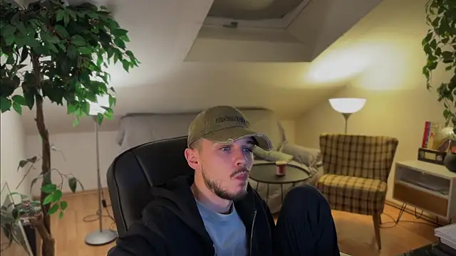 naked psy online show from November 18, 2025, 1:54 am