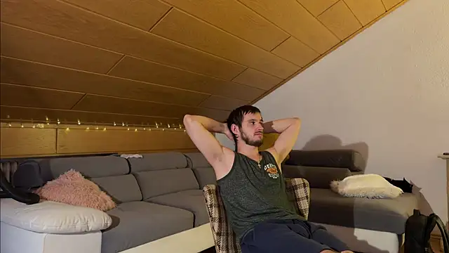 naked psy online show from November 18, 2025, 10:13 pm