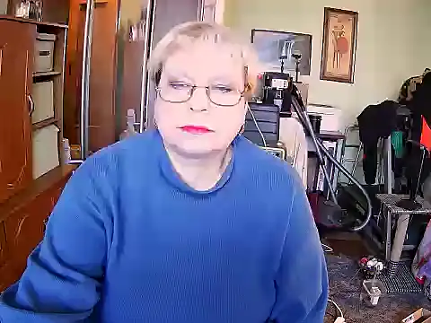 LOLA8888 online show from November 15, 2025, 11:03 am