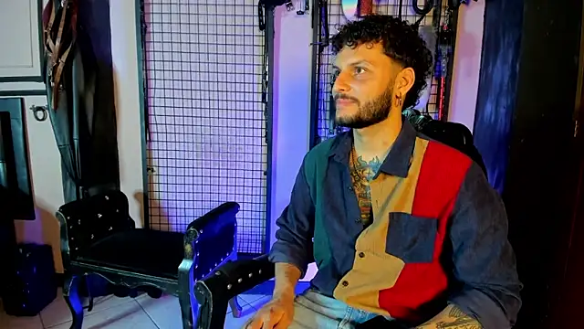 Snapshot of Twisted_Fantasy chatting on February 25, 2026, 4:12 am Twisted Fantasy online show from February 25, 2026, 4:12 am