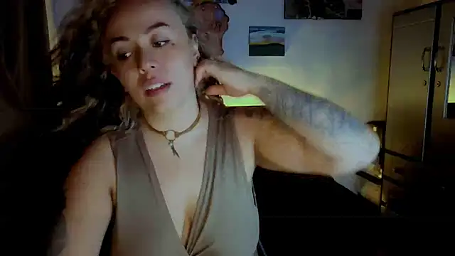 joan-star online show from October 30, 2025, 11:12 pm