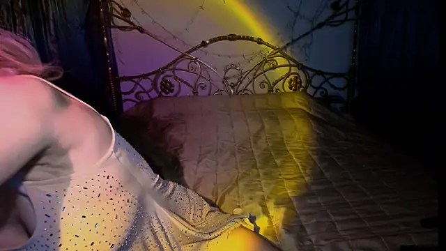 Radmila Queen  online show from November 29, 2025, 5:57 pm