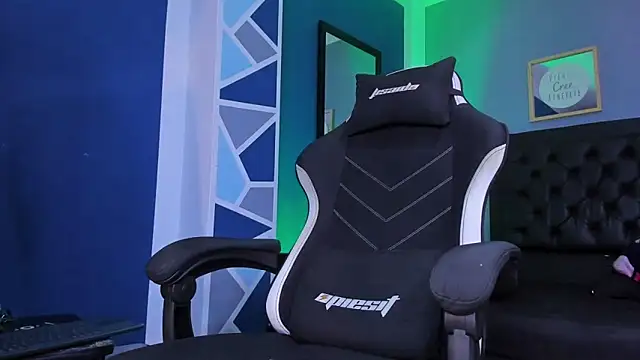 Snapshot of alex_oficial chatting on February 19, 2026, 5:37 am alex oficial online show from February 19, 2026, 5:37 am