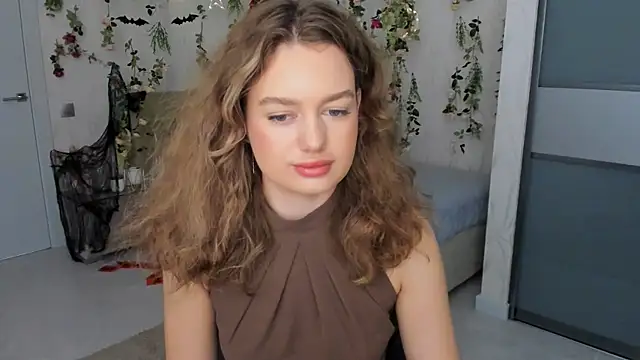 MiracleCurly online show from October 30, 2025, 7:22 pm