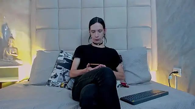 Hecatee 77 online show from November 5, 2025, 8:01 pm