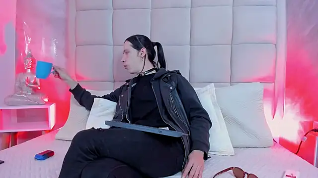 Hecatee 77 online show from November 15, 2025, 7:51 pm