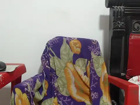 Snapshot of PONSE_LATINO chatting on October 16, 2025, 6:05 pm PONSE LATINO online show from October 16, 2025, 6:05 pm