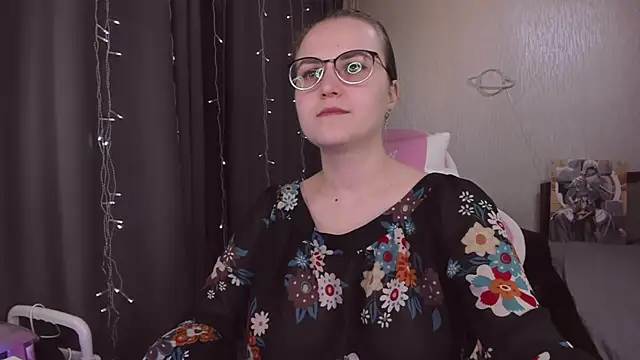 MissBrightShine online show from November 15, 2025, 11:14 am