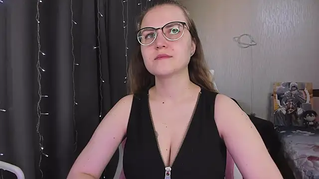 MissBrightShine online show from March 13, 2026, 10:42 am