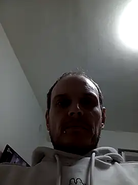 Snapshot of Ilovesquirt84 chatting on May 11, 2026, 2:46 am Ilovesquirt84 online show from May 11, 2026, 2:46 am