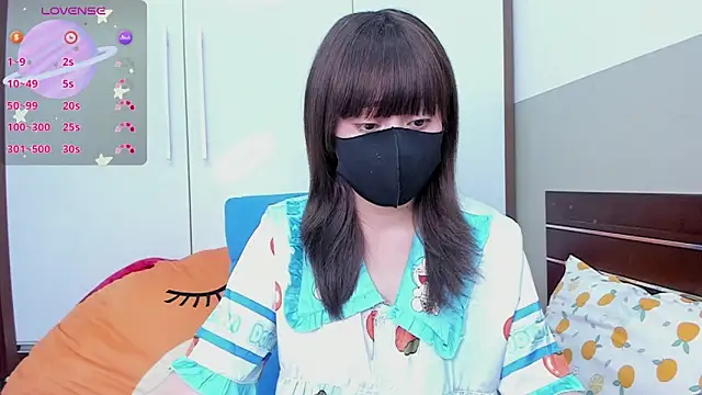 alonelove   online show from September 21, 2025, 2:28 am