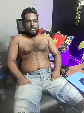 Rayansmith  online show from November 9, 2025, 11:42 pm