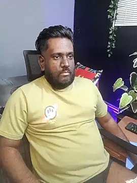 Rayansmith  online show from October 21, 2025, 10:20 pm