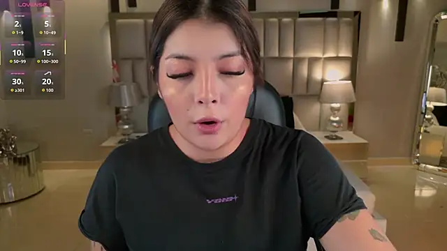 LisaMonroe  online show from February 11, 2026, 8:31 pm