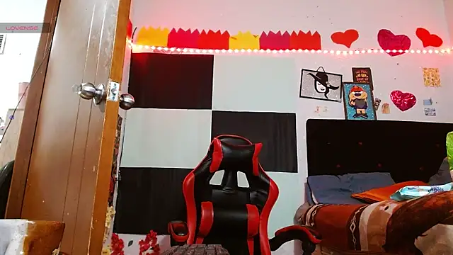 Saray extrovert  online show from April 11, 2026, 7:45 am