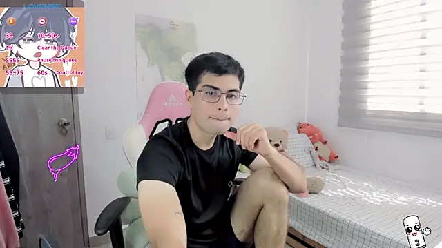 Snapshot of lucas_cute chatting on May 21, 2026, 6:38 pm lucas cute online show from May 21, 2026, 6:38 pm