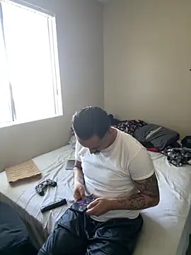 PeterGrandee online show from September 8, 2025, 9:36 pm