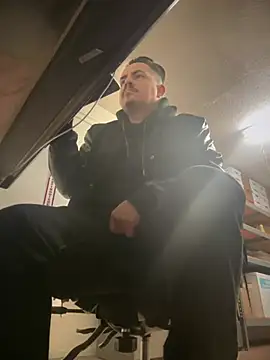 PeterGrandee online show from February 13, 2025, 6:26 pm