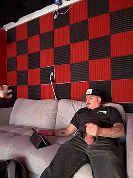 PeterGrandee online show from February 19, 2025, 11:36 pm