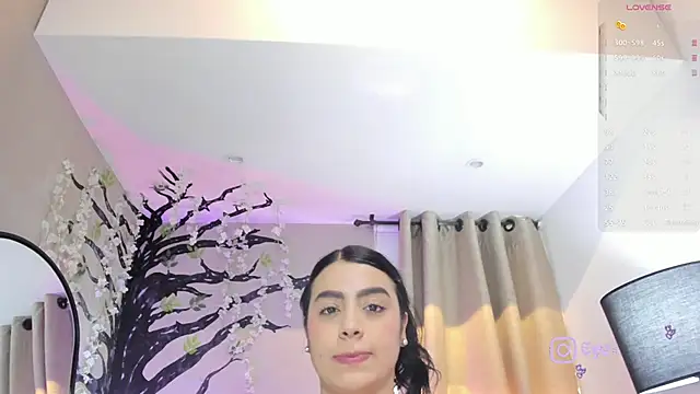 Paula Desousa online show from June 2, 2026, 7:36 pm