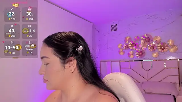 stephania diamond online show from December 7, 2024, 2:47 am