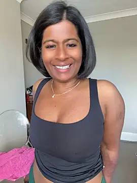 Snapshot of RoseMelanie chatting on May 16, 2026, 12:15 pm RoseMelanie online show from May 16, 2026, 12:15 pm