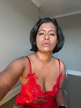 Snapshot of RoseMelanie chatting on April 28, 2026, 7:02 am RoseMelanie online show from April 28, 2026, 7:02 am