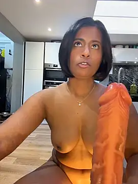 RoseMelanie online show from April 8, 2026, 6:42 pm