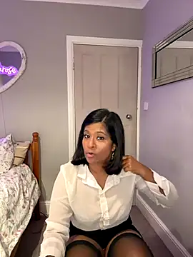 RoseMelanie online show from November 16, 2025, 7:57 am