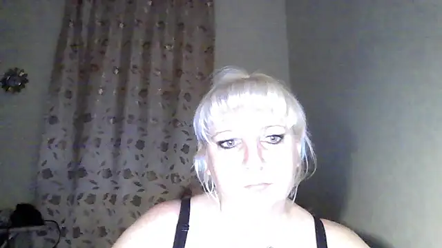 MeilomaWesa online show from December 1, 2025, 6:31 pm