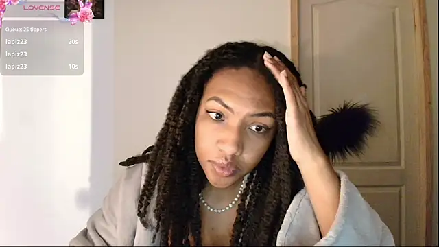 im alivys  online show from June 18, 2026, 1:26 am