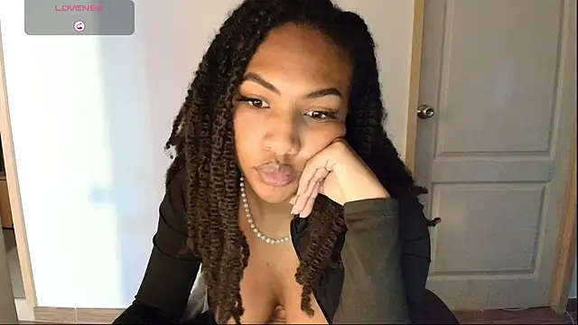 im alivys  online show from June 20, 2026, 11:10 pm