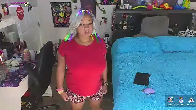 temptressbeauty24 online show from September 15, 2025, 4:40 pm