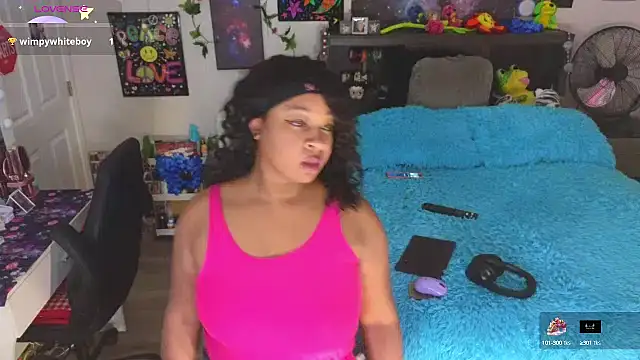 temptressbeauty24 online show from September 17, 2025, 8:33 pm