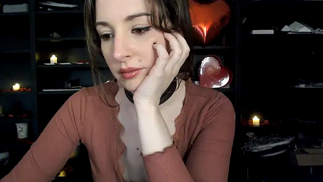 sophia leurre online show from February 14, 2025, 8:37 pm