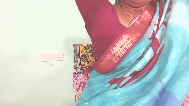 shrutitelugu69 online show from July 19, 2026, 3:42 pm