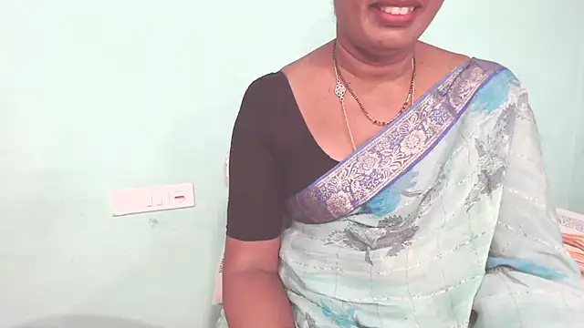 shrutitelugu69 online show from April 13, 2026, 5:17 pm