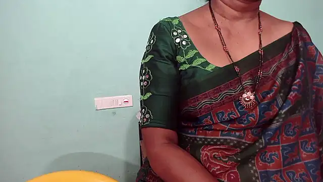 shrutitelugu69 online show from January 17, 2026, 11:36 am