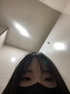 Snapshot of Asia-Lynn chatting on April 3, 2026, 12:11 pm Asia-Lynn online show from April 3, 2026, 12:11 pm