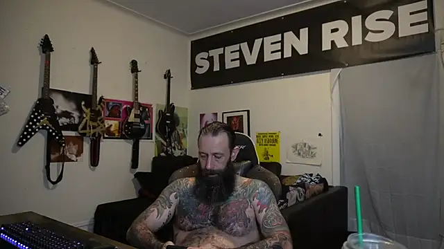 Snapshot of StevenRiseNYC chatting on May 29, 2026, 12:27 am StevenRiseNYC online show from May 29, 2026, 12:27 am