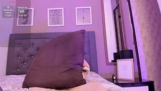 AlissonnFoxx online show from December 3, 2025, 8:30 pm