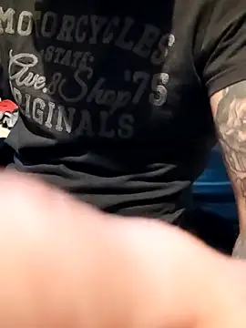 PIercingBoy38 online show from September 14, 2025, 5:24 pm