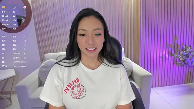 Snapshot of LizzHamilton__ chatting on March 11, 2025, 8:31 pm LizzHamilton online show from March 11, 2025, 8:31 pm