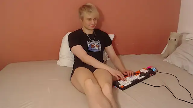 Oliver sweet  online show from April 19, 2026, 1:17 am