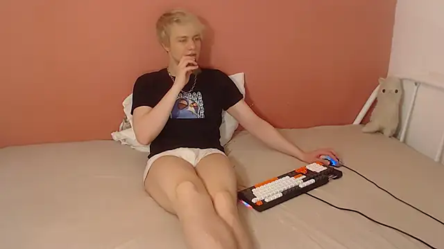 Oliver sweet  online show from April 7, 2026, 12:56 am