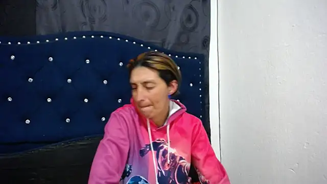 anyu1306 online show from February 3, 2025, 4:25 am