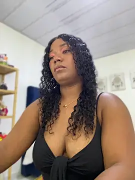 Snapshot of NanaRose77 chatting on June 16, 2026, 2:50 pm NanaRose77 online show from June 16, 2026, 2:50 pm