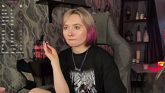 ReiYosimoto online show from April 20, 2026, 2:18 pm