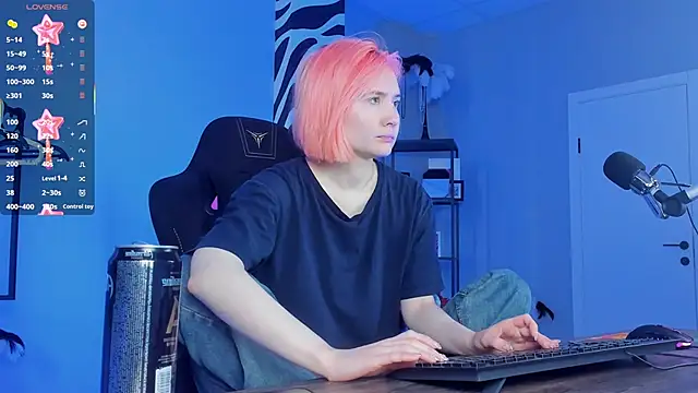 ReiYosimoto online show from October 4, 2025, 11:56 am