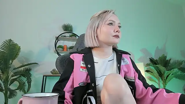 ReiYosimoto online show from March 15, 2025, 11:40 am